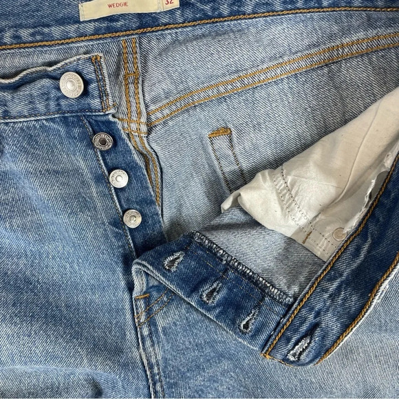 Levi’s Wedgie jeans women’s 32 buttonfly distressed - Picture 7 of 8